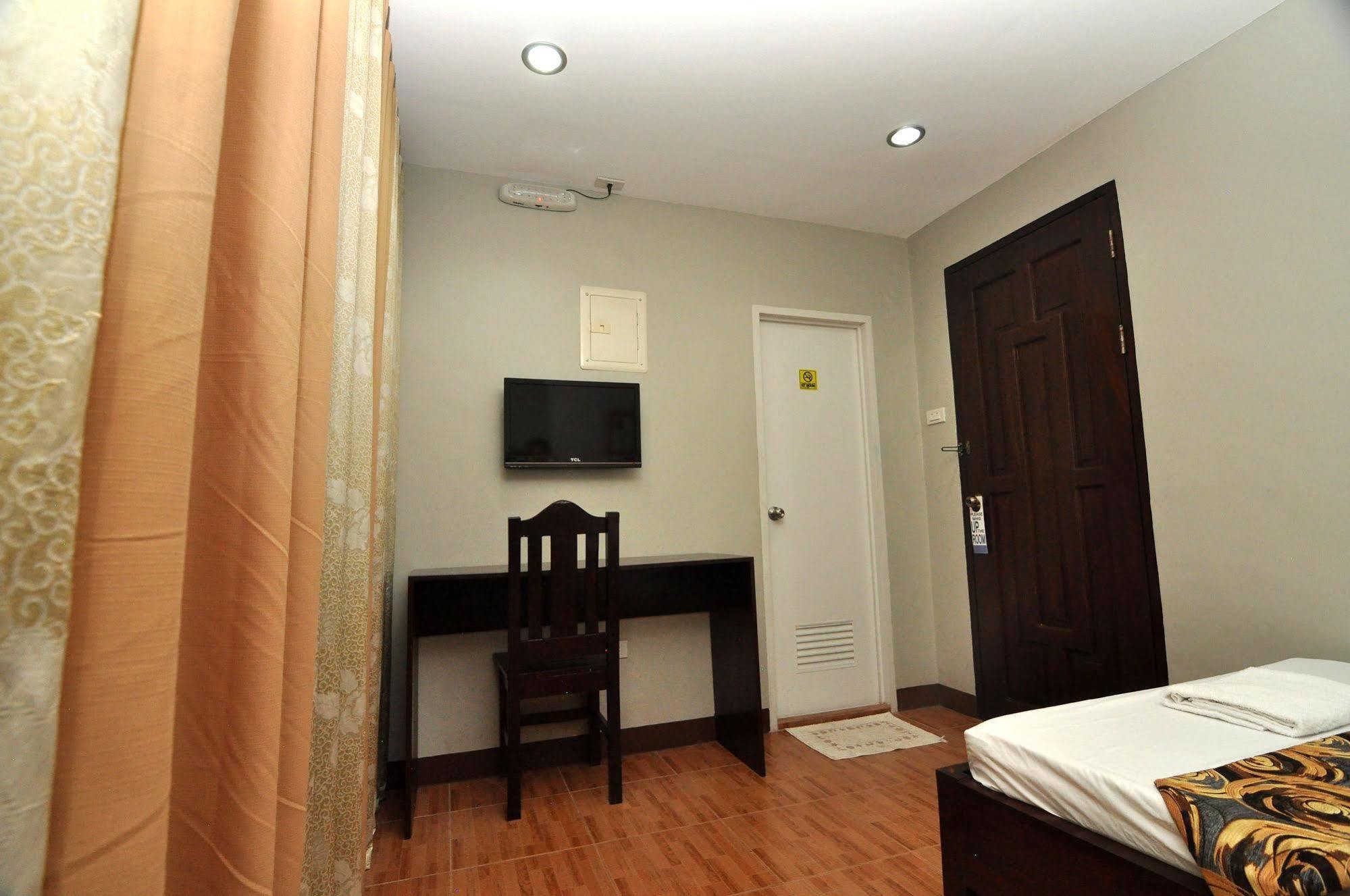 Harbour Gardens Tourist Inn Città di Tagbilaran Esterno foto